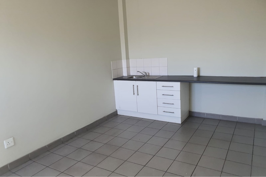 To Let commercial Property for Rent in Sidwell Eastern Cape